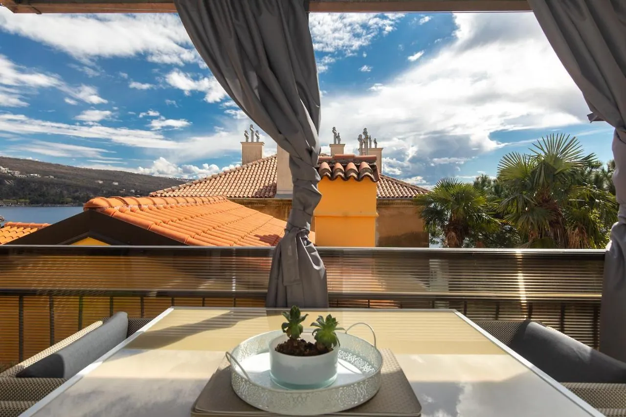 Apartman Zana Opatija 0*,  Croatia